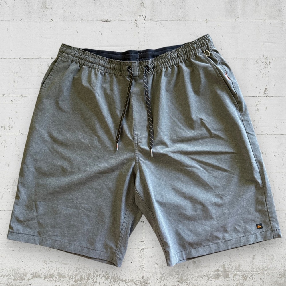 Quiksilver Waterman Mens Shorts Gray Elastic Drawstring Beach Swim Sz XL